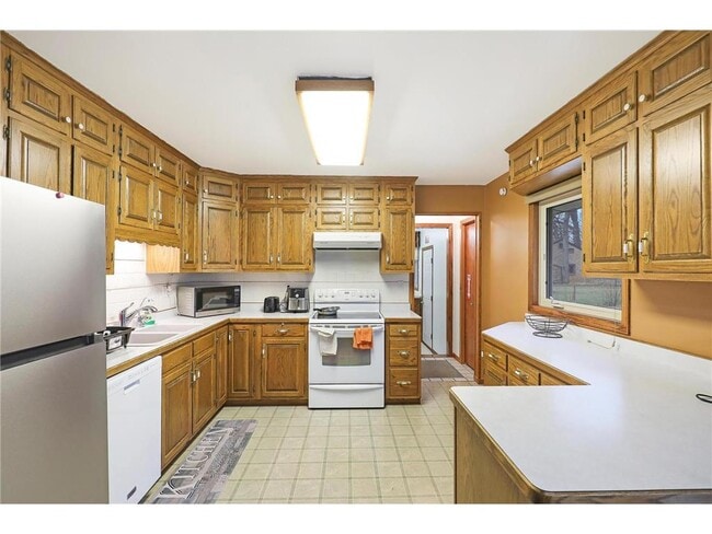 Building Photo - 11333 Welcome Ave N