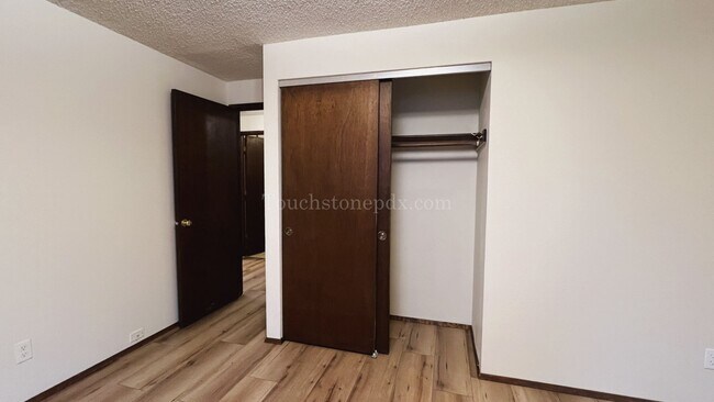 Building Photo - Updated 2 Bedroom Featuring New Plank Flooring