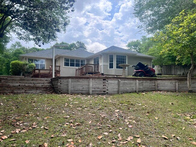 Building Photo - 395 Lake Holley Cir