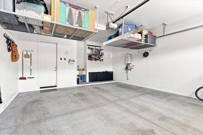 Building Photo - 1118 E Paseo Way