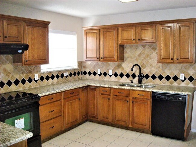 Building Photo - 318 Nita Ln