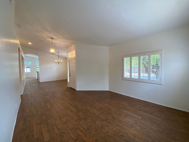 Building Photo - Spacious 3 Bedroom, 2 Bath located in Treasures of Caste Creek Community!