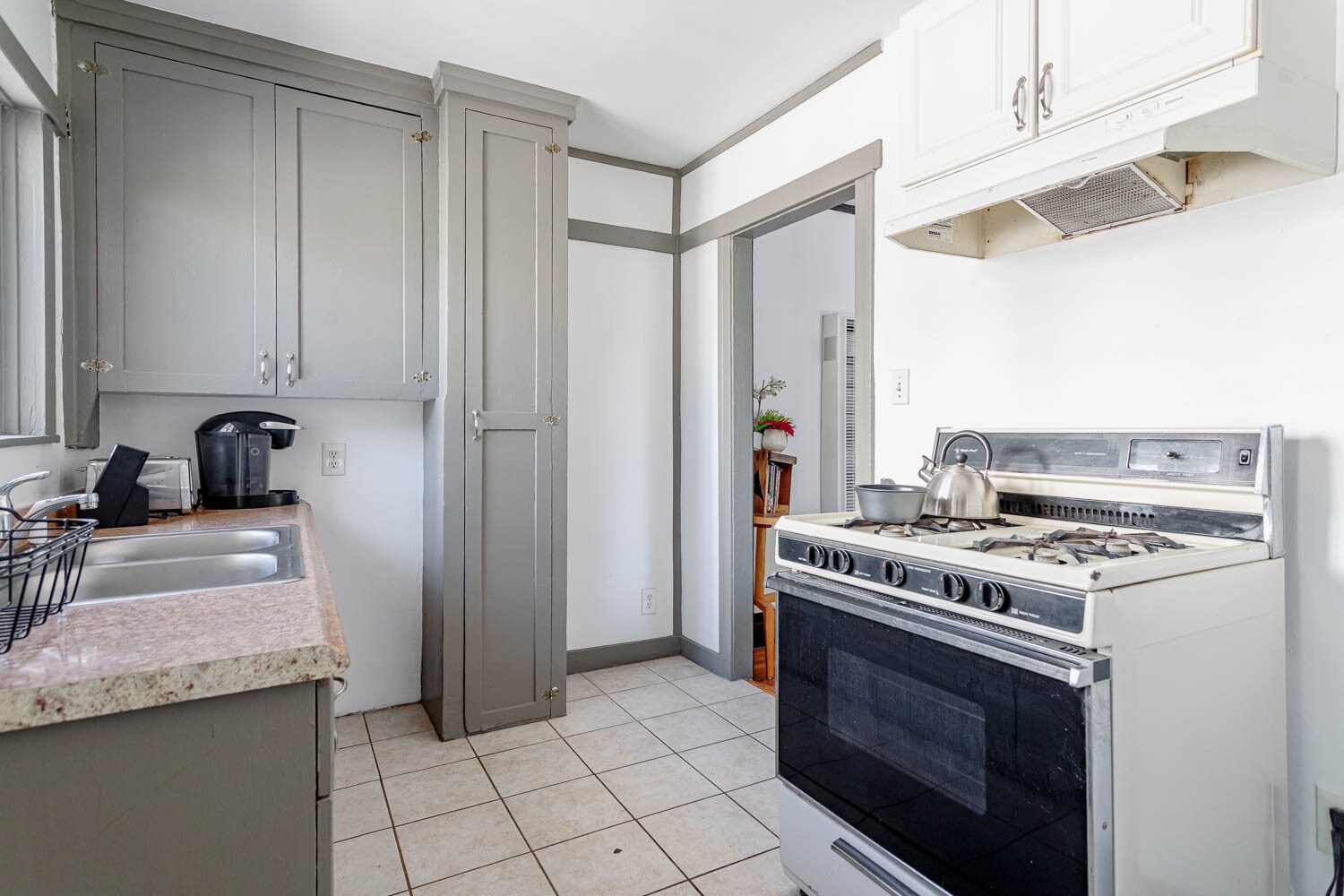 Building Photo - 318 Firmin St