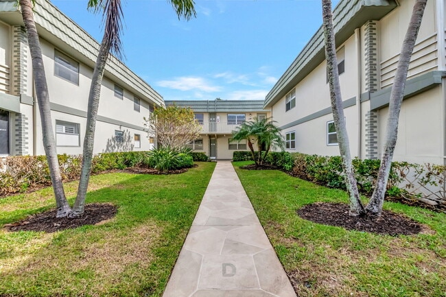 Building Photo - 171 Monaco Way