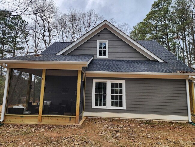 Building Photo - 40 Luther Knight Rd SE