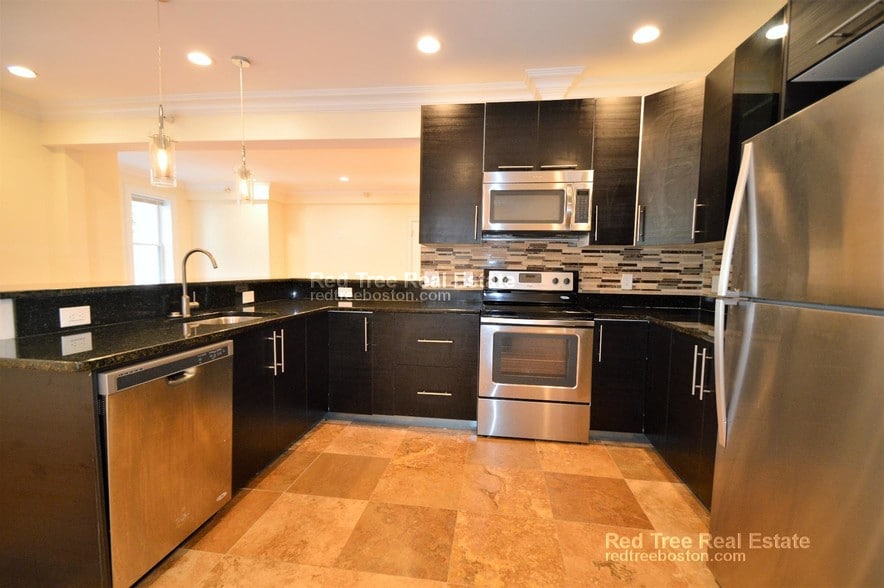 Building Photo - 74 Browne St