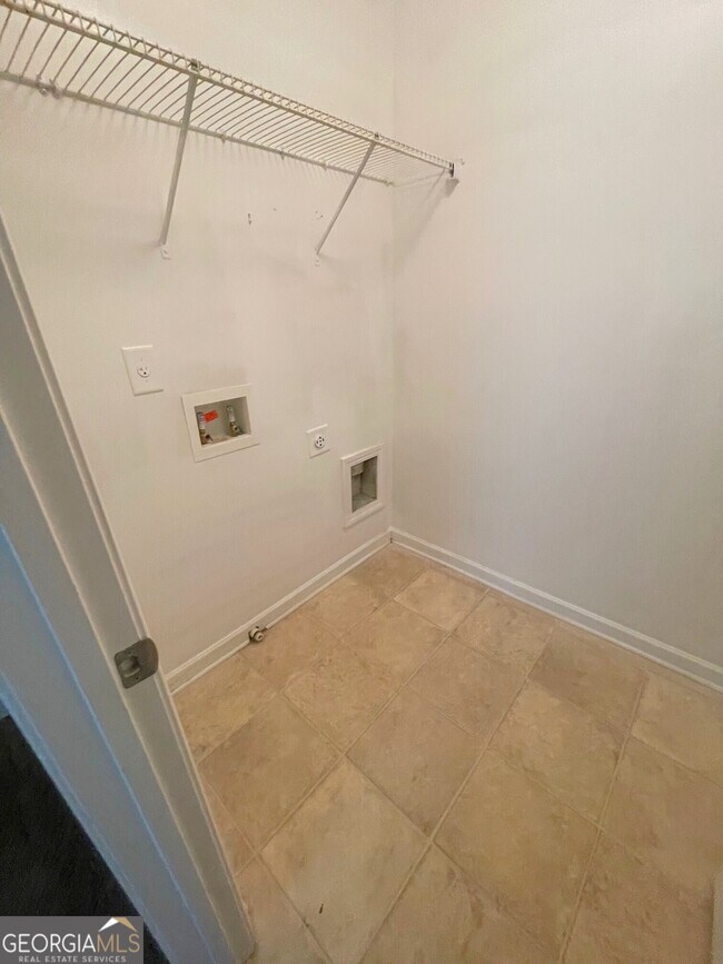 Building Photo - 149 High Point Way