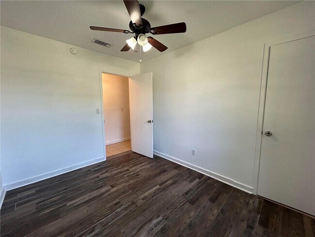 Building Photo - 5178 Fairview Highland Dr