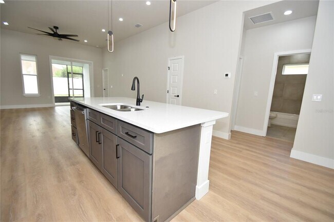 Building Photo - 18 Wood Amber Ln