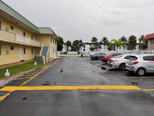 Building Photo - 505 NW 177th St