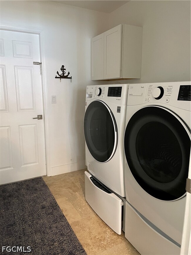 Building Photo - 4436 SE 11th Pl