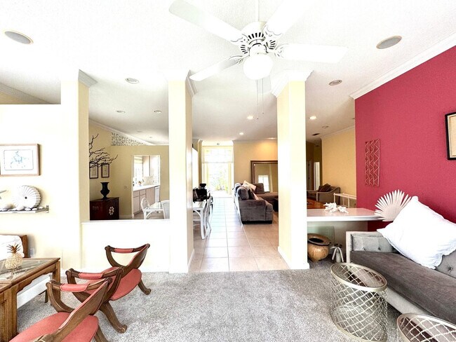 Building Photo - 2871 SW Brighton Way