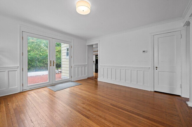 Building Photo - 20 Tenmore Rd