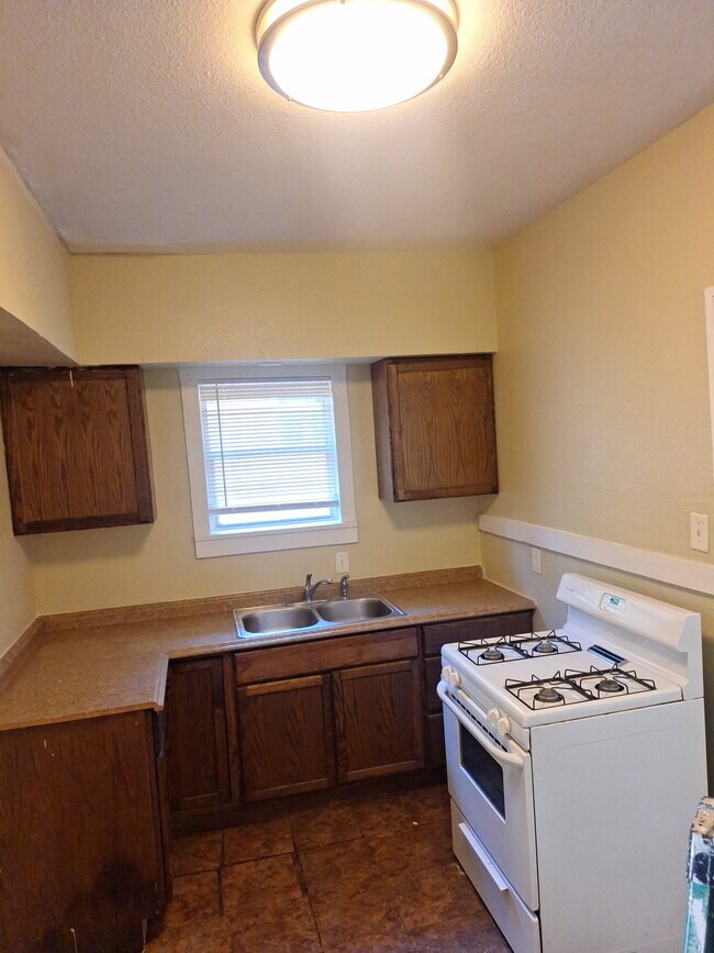 Building Photo - 3727 K Avenue