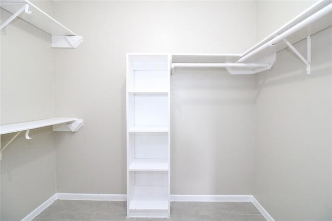 Building Photo - 6111 Briar Glade Dr