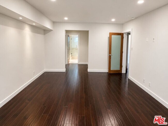Building Photo - 1525 Hayworth Ave