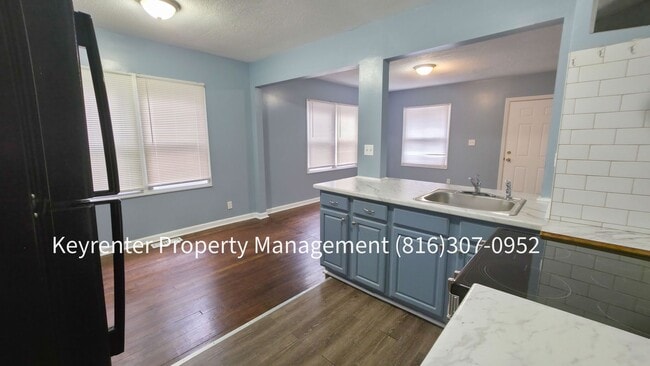 Building Photo - 2 Bed 1 Bath ready to rent!