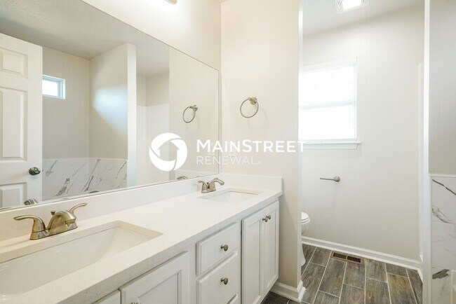 Building Photo - 4 Bedroom Pet-Friendly Home in GALLATIN, TN with Main Street Renewal
