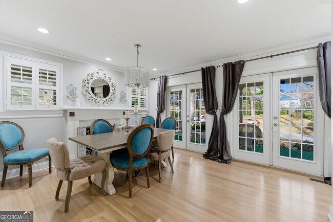 Building Photo - 302 Hascall Rd NW