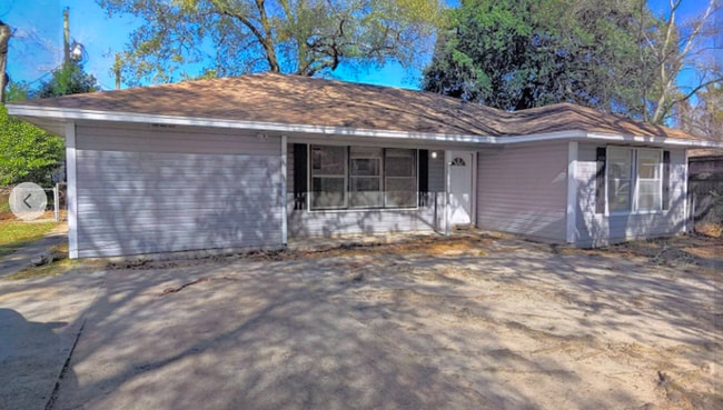 Building Photo - 412 Azalea Ave