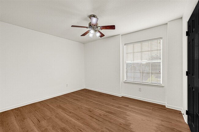 Building Photo - 15911 Breanna Ln