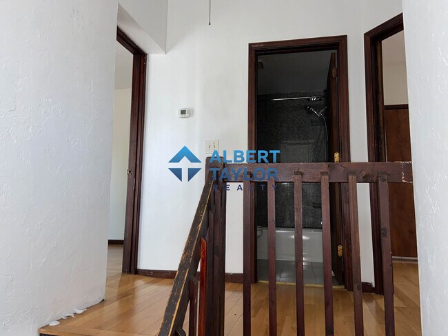 Building Photo - 89 Sheridan St