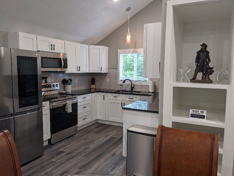 Building Photo - 7105 N Walnut St