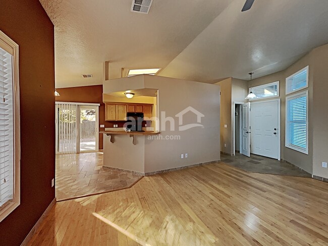 Building Photo - 11115 W Rose Lake St