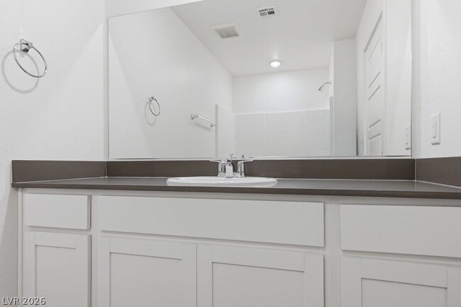 Building Photo - 482 Golden Myna Ave