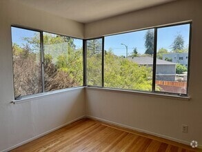 Building Photo - Natural Light Flooded 2 Bedroom Apartment ...