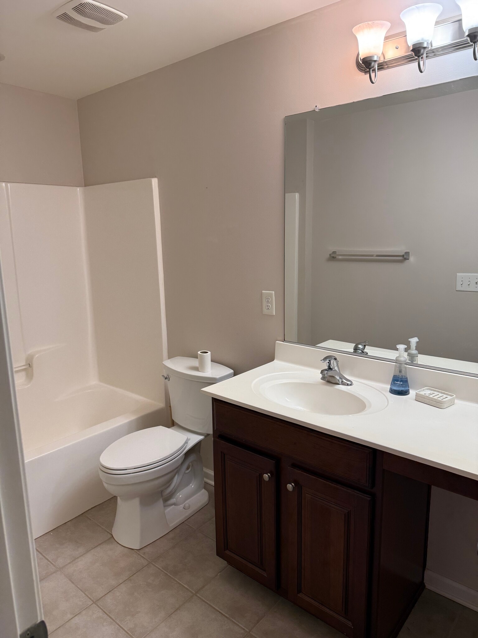 Building Photo - 8311 Viewpoint Ln