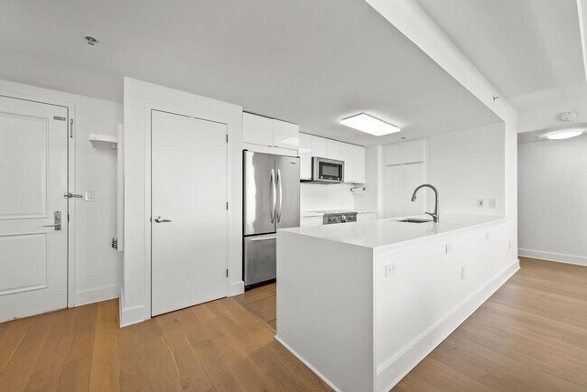 Building Photo - 88 Morgan St