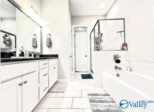 Building Photo - 50 Pine St