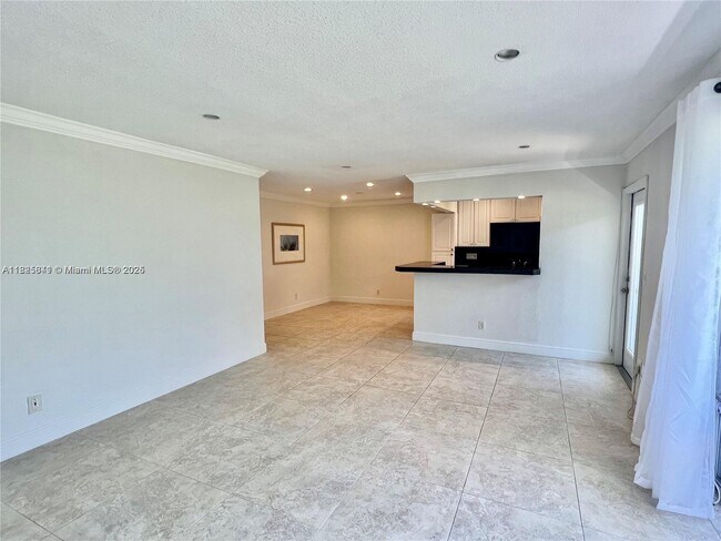 Building Photo - 2700 NE 135th St