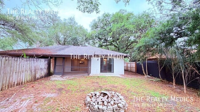 Building Photo - 7909 Richwood Dr