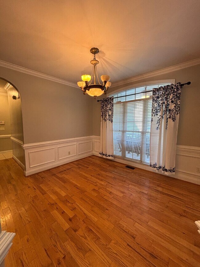Building Photo - 522 Saint Helene Ct