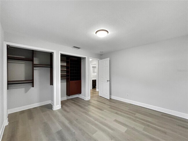 Building Photo - 2404 N Ramona Cir