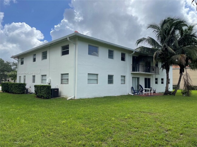 Building Photo - 3090 Coral Springs Dr