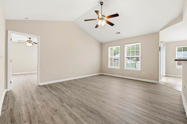 Building Photo - 2375 Morlynn Dr
