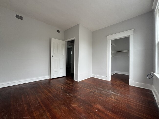 Building Photo - 184 N Lake Ave