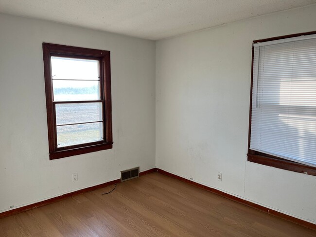 Building Photo - Pet Friendly House in Dow IL on 1 Acre