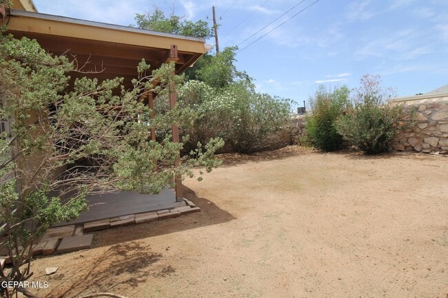 Building Photo - 10711 Ivanhoe Dr