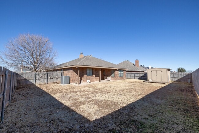 Building Photo - 1301 Tulane Dr