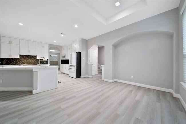 Building Photo - 6314 Hidden Alley Dr
