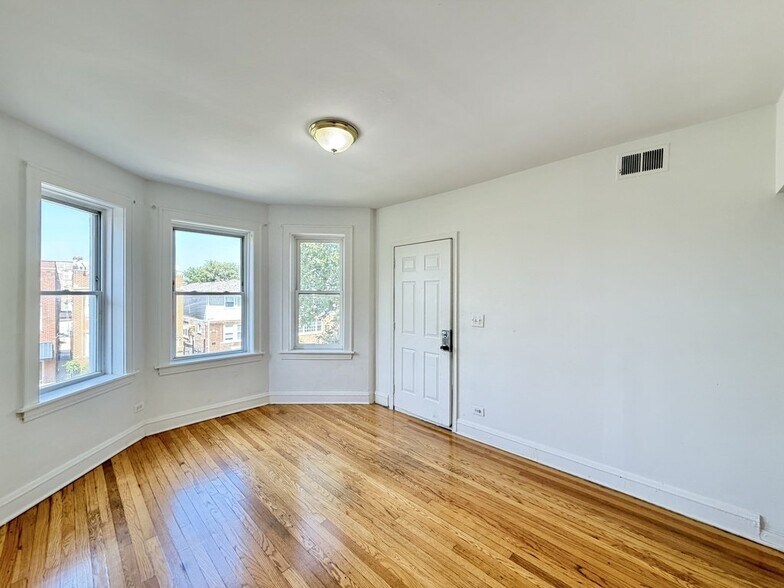Building Photo - 4251 W Haddon Ave