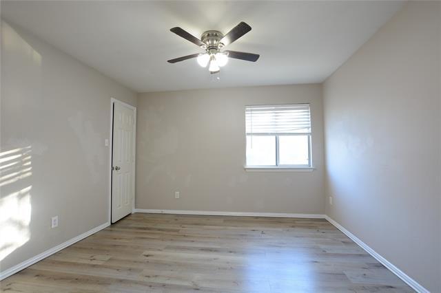 Building Photo - 1400 Oakcrest Dr