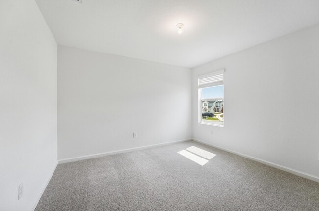 Building Photo - 10436 NW Suncrest Lp