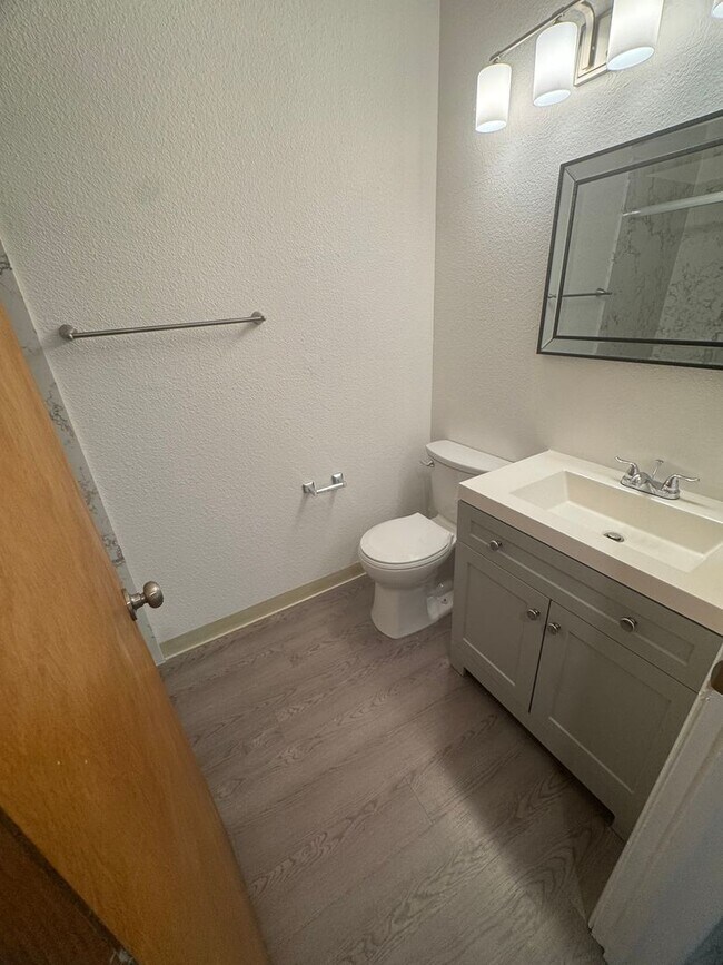 Building Photo - 2340 Villanova Cir