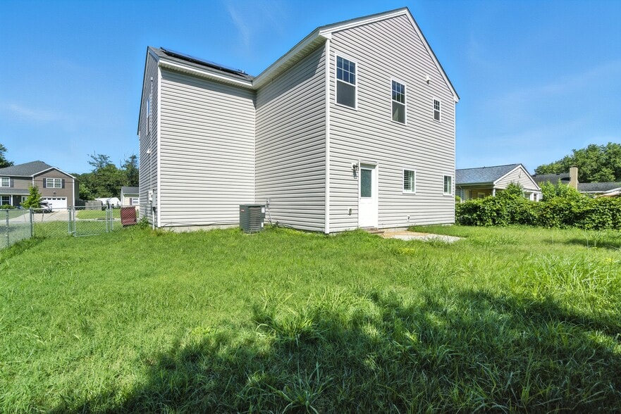 Building Photo - 2700 Berkley Ave