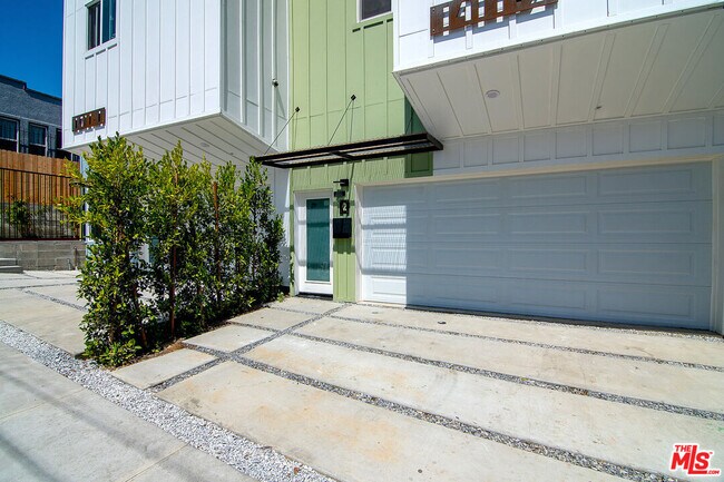 Building Photo - 1411 Tremont St